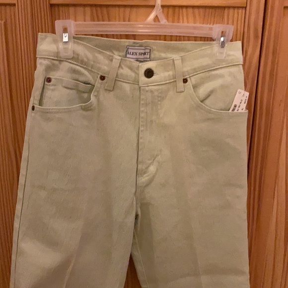 Beautiful LIGHT GREEN JEANS - Picture 9 of 11